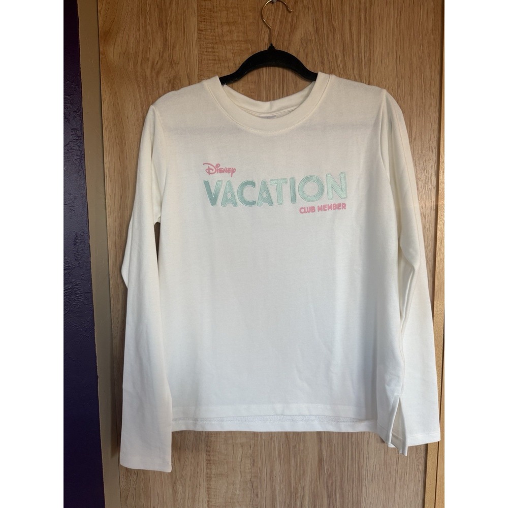 Disney Vacation Club Member Women's Pullover DVC NWT Medium